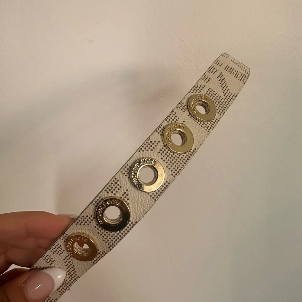 Michael Kors Reversible Belt with Gold Buckle – Women’s – Size S